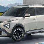 Kia Carens Clavis EV: बड़ी फैमिली के लिए लॉन्च हुई 7-सीटर इलेक्ट्रिक MPV, 490Km की रेंज के साथ, जानें कीमत