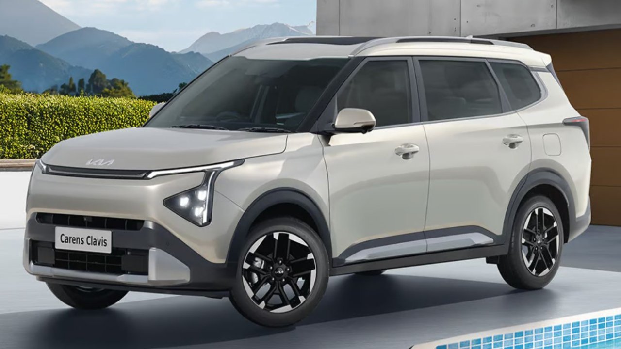 Kia Carens Clavis EV: बड़ी फैमिली के लिए लॉन्च हुई 7-सीटर इलेक्ट्रिक MPV, 490Km की रेंज के साथ, जानें कीमत