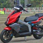इस रक्षाबंधन बहन को दें TVS X Electric Scooter, सिर्फ ₹13,898 में 140km की रेंज और 105kmph की स्पीड के साथ