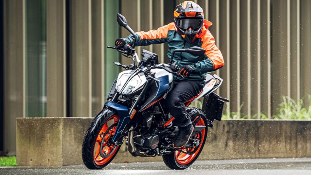 KTM 160 Duke: स्टाइल, पावर और धांसू फीचर्स के साथ लॉन्च, जानें कीमत